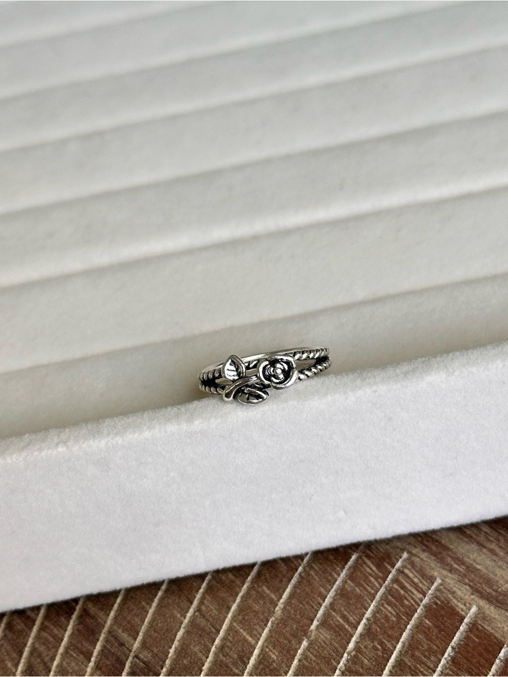 Vintage Silver Rose Twist Ring - Picture 2 of 6